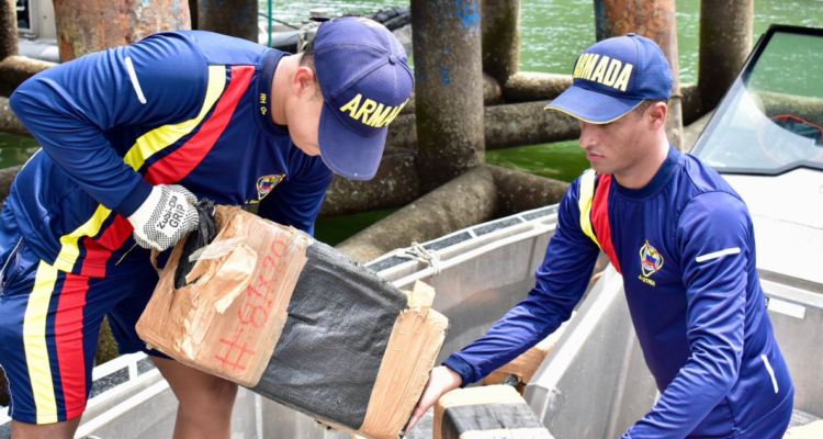 Incautan en puerto de Colombia más de 2,3 toneladas de cocaína que iban para España