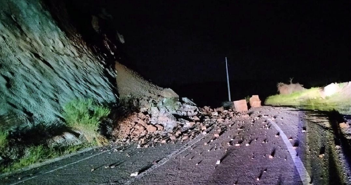 Cierran ruta Cabildo-Putaendo por masivo desprendimiento de rocas