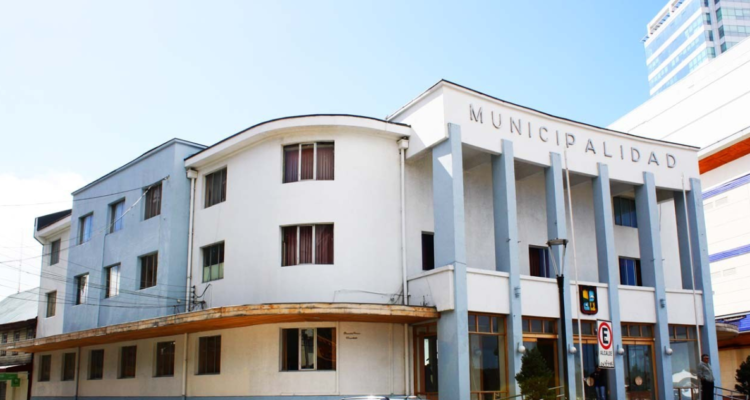 Afirman que municipio de Puerto Montt funciona con normalidad tras destitución de Gervoy Paredes