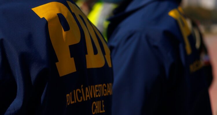 Mujer es asesinada de 10 puñaladas en Cerrillos durante asalto para robarle su celular