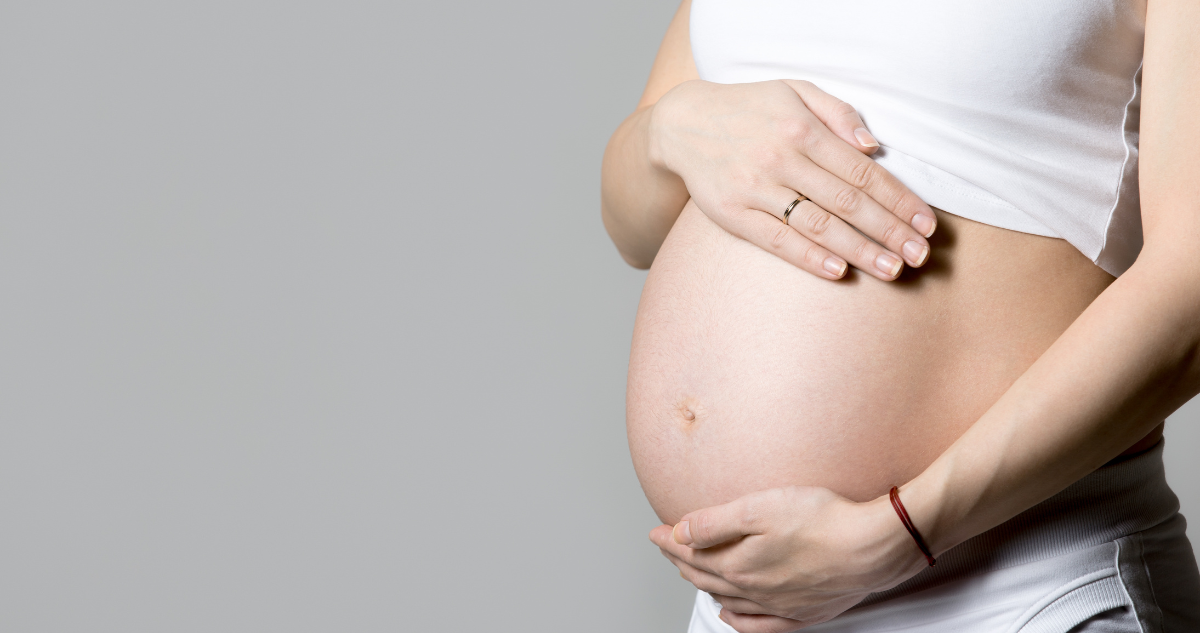 Mujeres y complicaciones por el proceso de un vientre de alquiler.