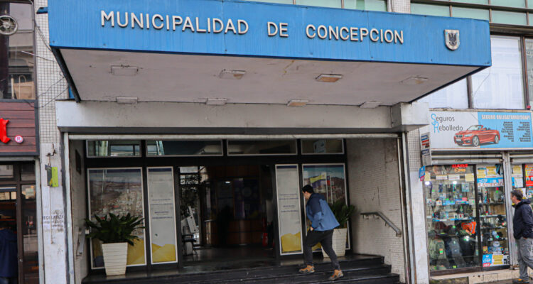 Tras paro: funcionarios y municipio de Concepción acuerdan mejorar condiciones laborales y recursos