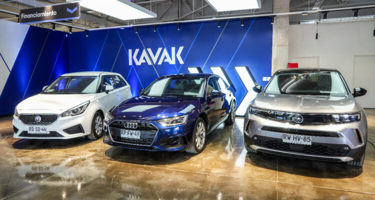 Kavak inaugura nuevo Centro de Experiencia en Macul con más de 500 autos seminuevos en exhibición