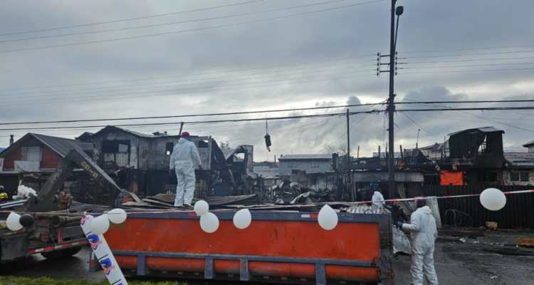 Al menos 18 damnificados dejó gran incendio que dejó un fatal saldo de 3 muertos en Puerto Montt