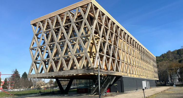 Pabellón de La Araucanía por medidas de Bienes Nacionales