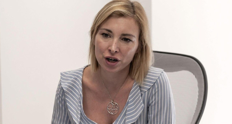 Nieta de Mussolini abandona el partido de Meloni por considerarlo demasiado de derecha