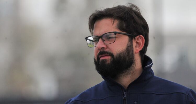 Revelan que prima de Boric llegó a Enami pese a instructivo que prohíbe contratación de familiares