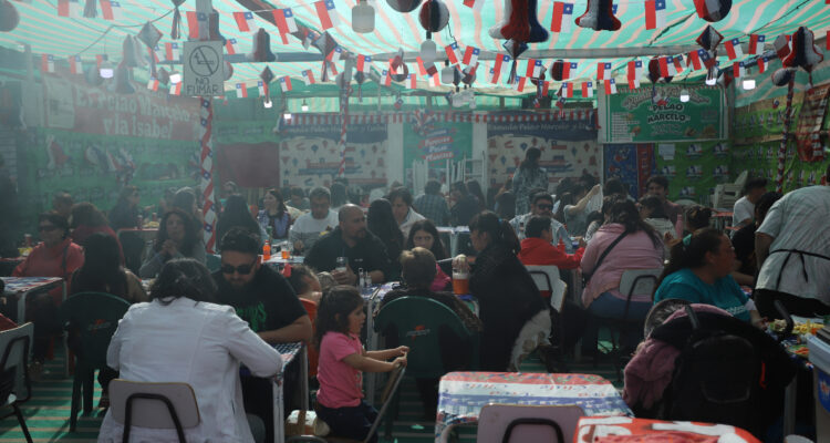 Miles de vehículos han ingresado a región de Valparaíso y destacan celebraciones por Fiestas Patrias