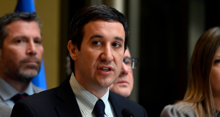 Ramírez acusa que AC del oficialismo por Vivanco busca principalmente “manchar a Andrés Chadwick”