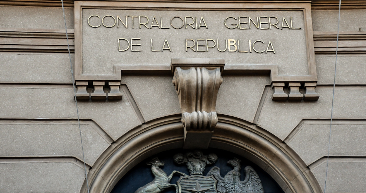 Frontis de Contraloría por petición de renuncia de director de Cesfam en Concepción