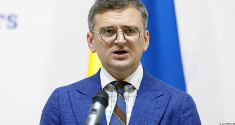 Renuncia ministro de Asuntos Exteriores de Ucrania: Rusia afirma que “no influirá en negociación”