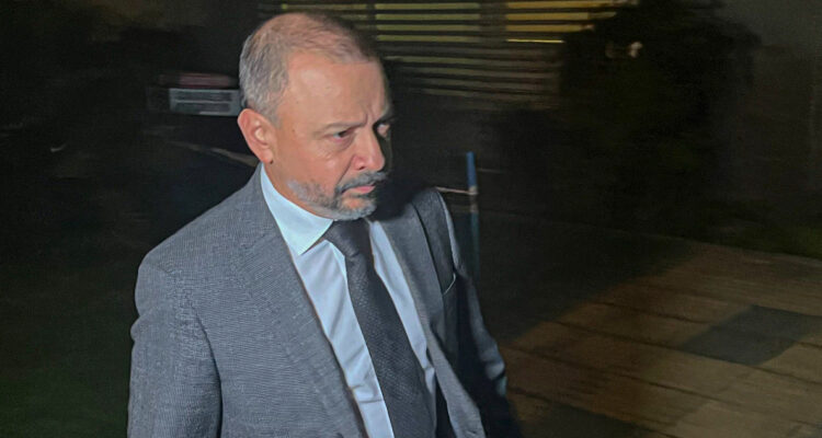 Revelan que fiscal Palma entregó móvil reseteado en causa por ofrecimiento de pareja de Ángela Vivanco