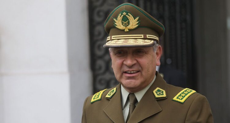 General Yáñez presenta renuncia a Carabineros ante inminente formalización