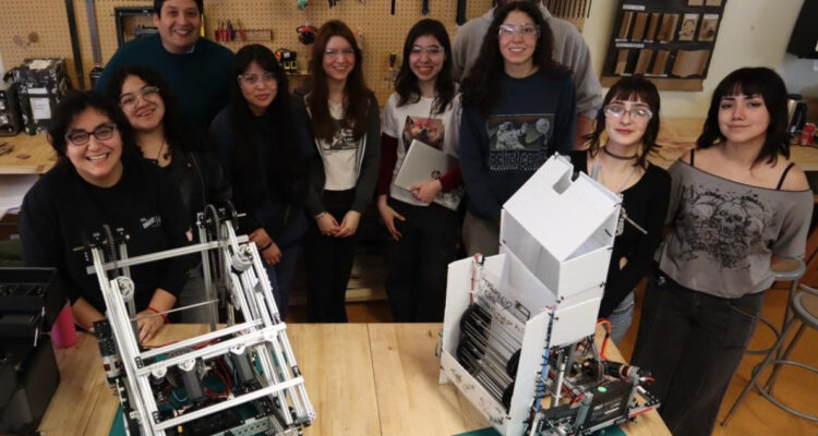 Team Chile de robótica y su lucha por el financiamiento a semanas del mundial : “No nos reconocen”