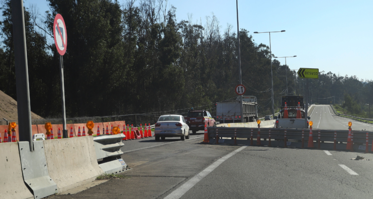 Socavón camino internacional