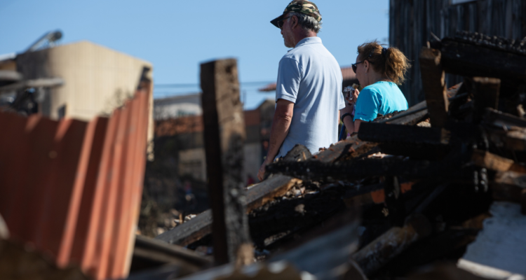 Damnificados por megaincendio de Valparaíso presentan recurso de protección contra Fonasa