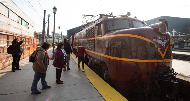 Viaje nostálgico a la playa: cuándo y cómo comprar boletos para el Tren del Recuerdo a San Antonio