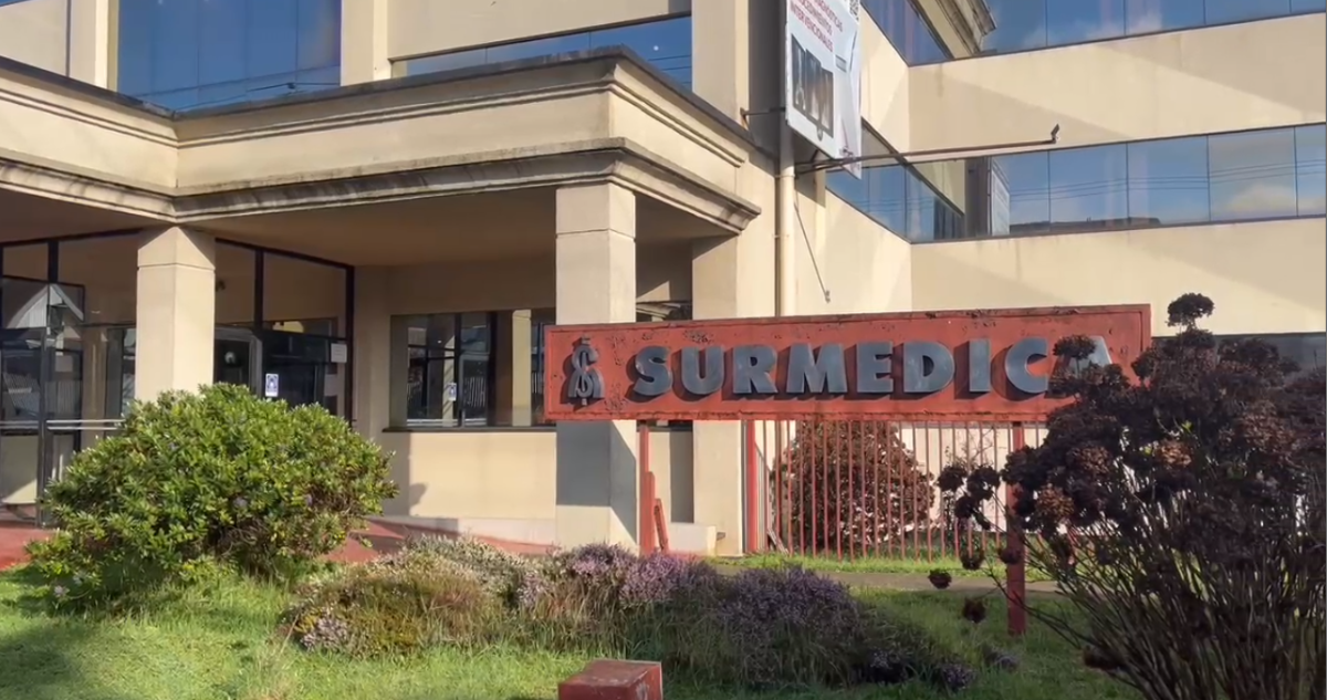 Frontis del edificio Surmédica, comprado por la USS