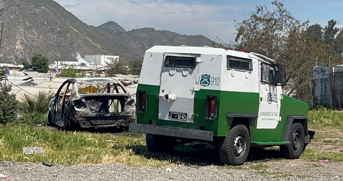 Encuentran quemado el vehículo que se habría utilizado durante balacera en Bajos de Mena