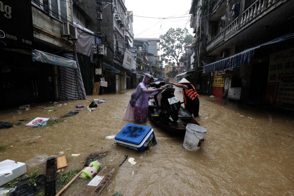 Inundaciones en Hanoi, Vietnam 