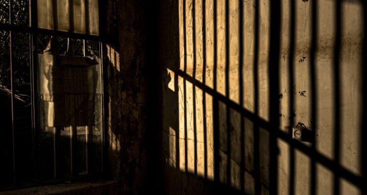 Violador condenado por atacar a su media hermana en Valdivia