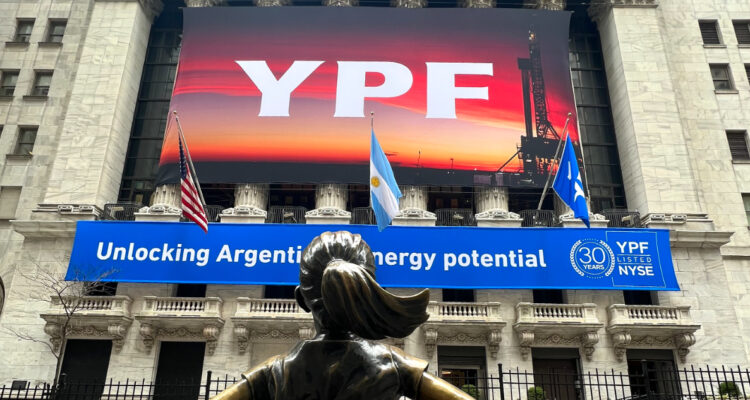 La Justicia de EEUU analiza su “potencial participación” en caso por expropiación de YPF