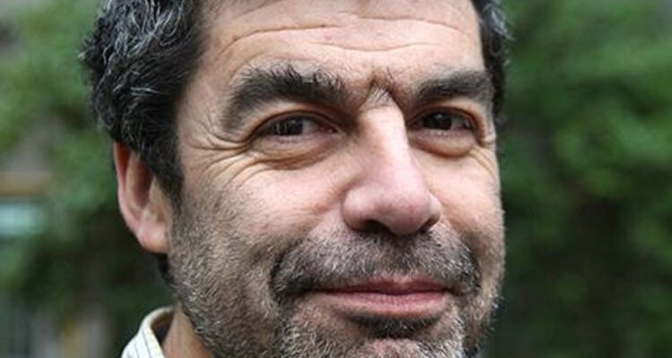 Yuri Carvajal, autor del Pequeño Diccionario del Antropoceno