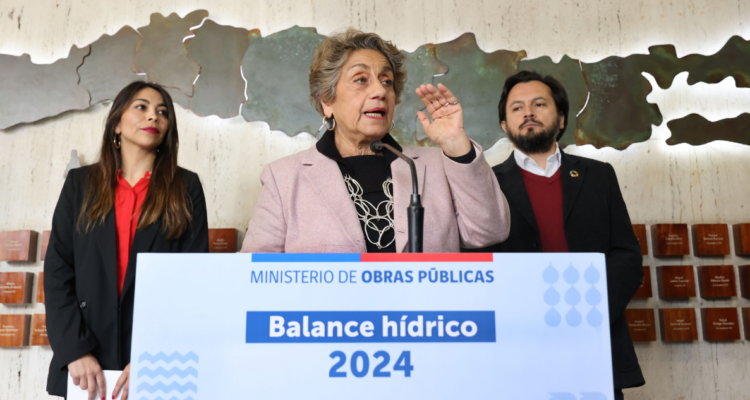 Zona norte mantiene crítica acumulación de aguas: MOP afirma que “no hay riesgo para consumo humano”