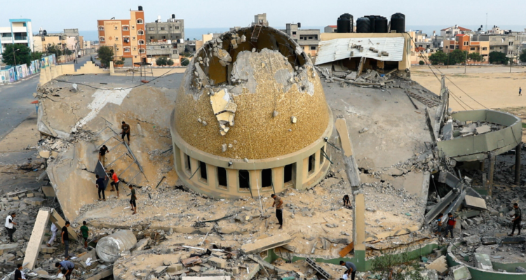 21 muertos deja bombardeo israelí a mezquita ocupada como refugio en Gaza