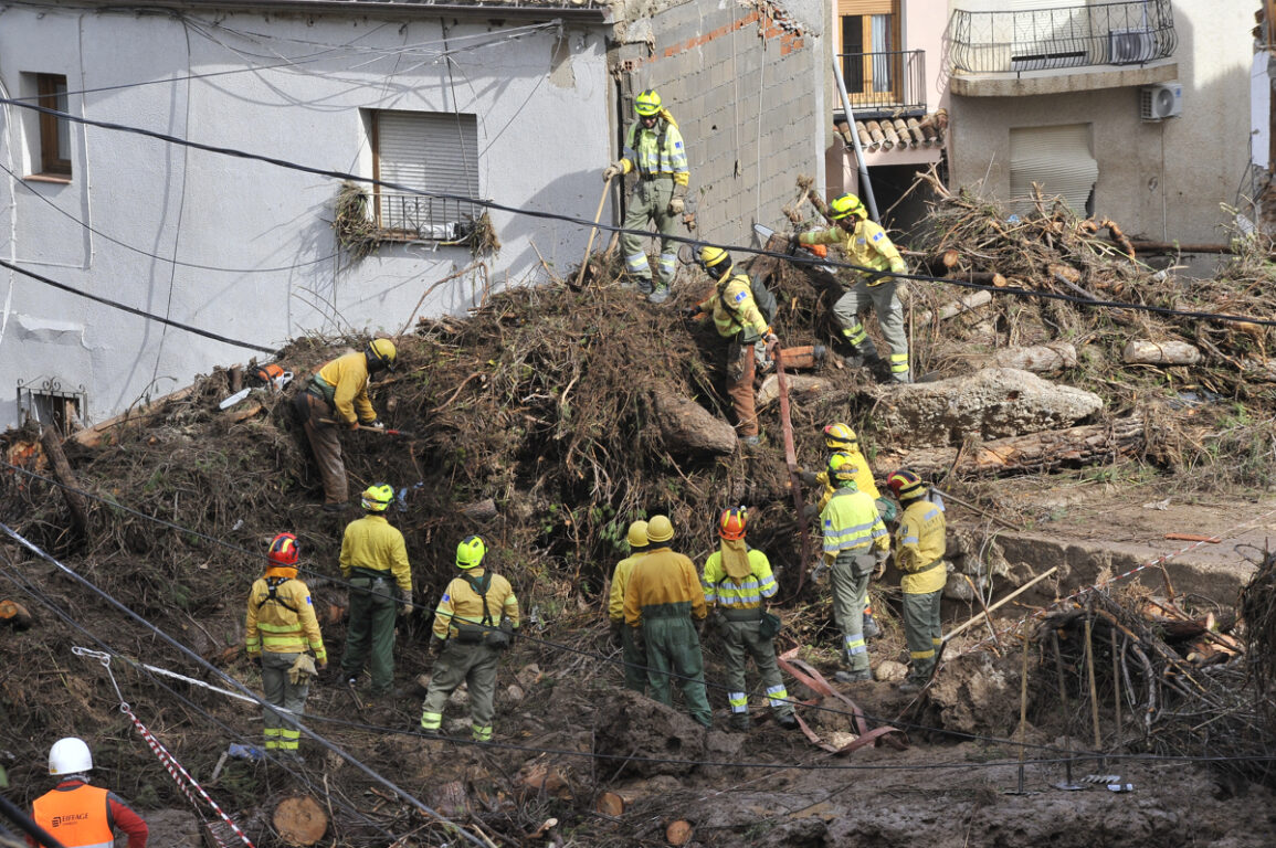 Suben a 95 muertos tras paso de temporal DANA en España y Gobierno decreta 3 días de luto