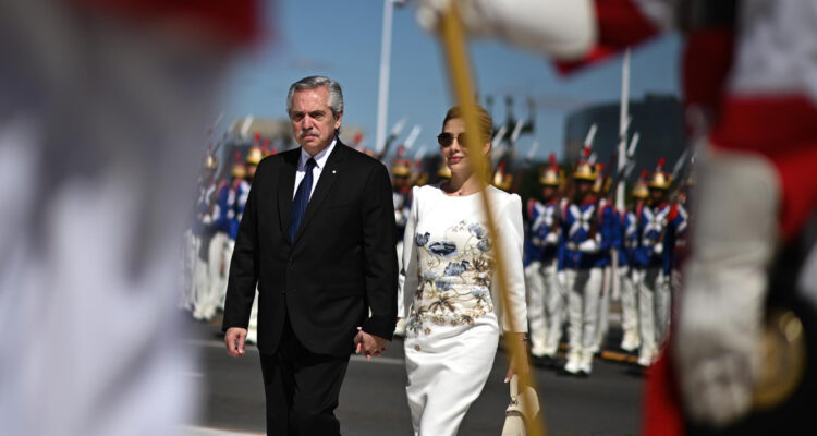 “Me dabas sopapos”: Revelan nuevos chats entre expresidente Alberto Fernández y Fabiola Yáñez