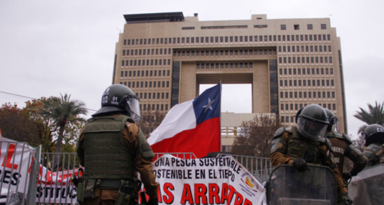 Cámara aprueba Ley de Fraccionamiento en medio de protestas de pescadores artesanales e industriales