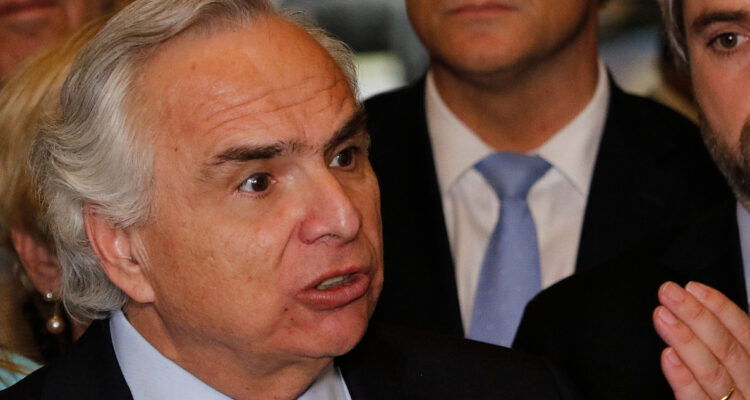 Andrés Chadwick niega vínculos en Caso Penta y califica de “absolutamente falsas” nuevas acusaciones