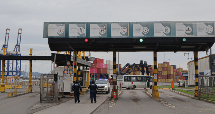 Sindicatos de Puerto Coronel apelan sobreseimiento de causa por soborno y acusan falta de diligencias