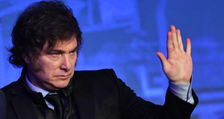 Argentina tomará exámenes de idoneidad a empleados públicos antes de renovar sus contratos