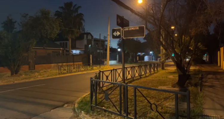 “Me agarran, me pescan y me tiran al piso”: mujer sufre asalto en Ñuñoa