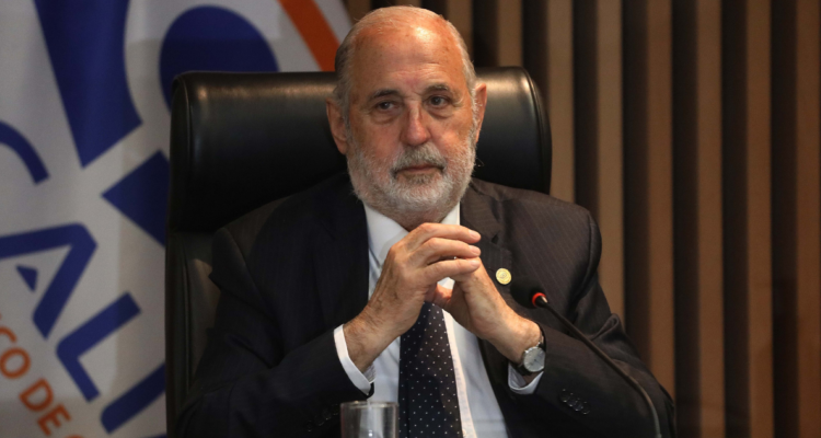 Asociación de Fiscales apunta poca autocrítica de Abbott en dichos sobre chats de Hermosilla y Guerra