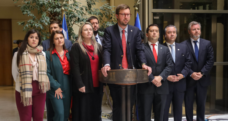 bancada republicana pide renuncia de tohá