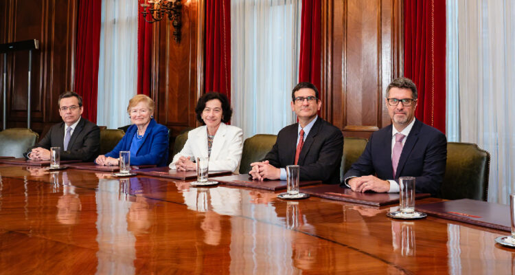 Sin novedades: Banco Central baja la tasa de interés en 25 puntos, según lo esperado por el mercado