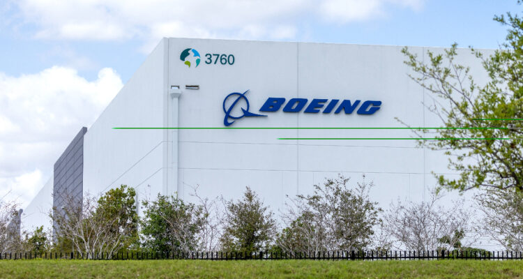 Boeing consigue un millonario crédito en medio de su crisis en la que despedirá a 17 mil trabajadores
