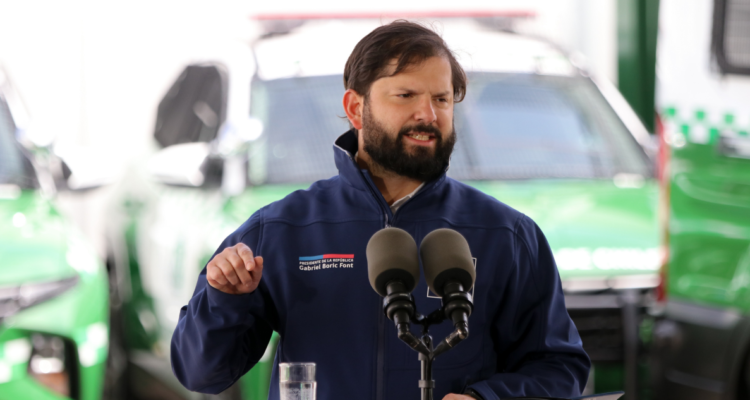 Boric a críticos en seguridad: “Es fácil agarrar el computador y tuitear, acá hacemos la pega”