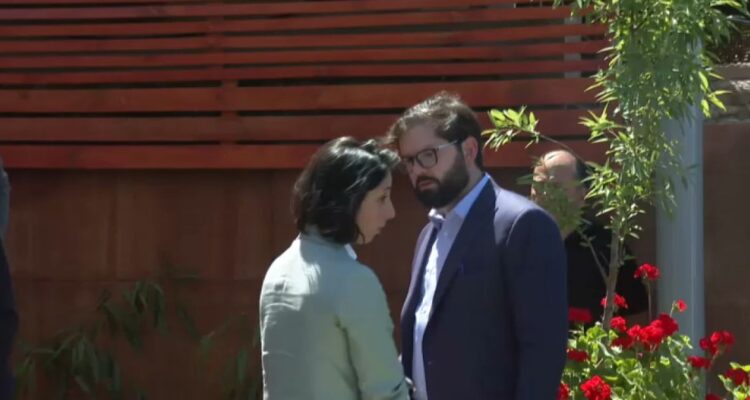 El enojo de Boric cuando sus asesores intentaron detenerlo: “No es suficiente, voy a responder todo”