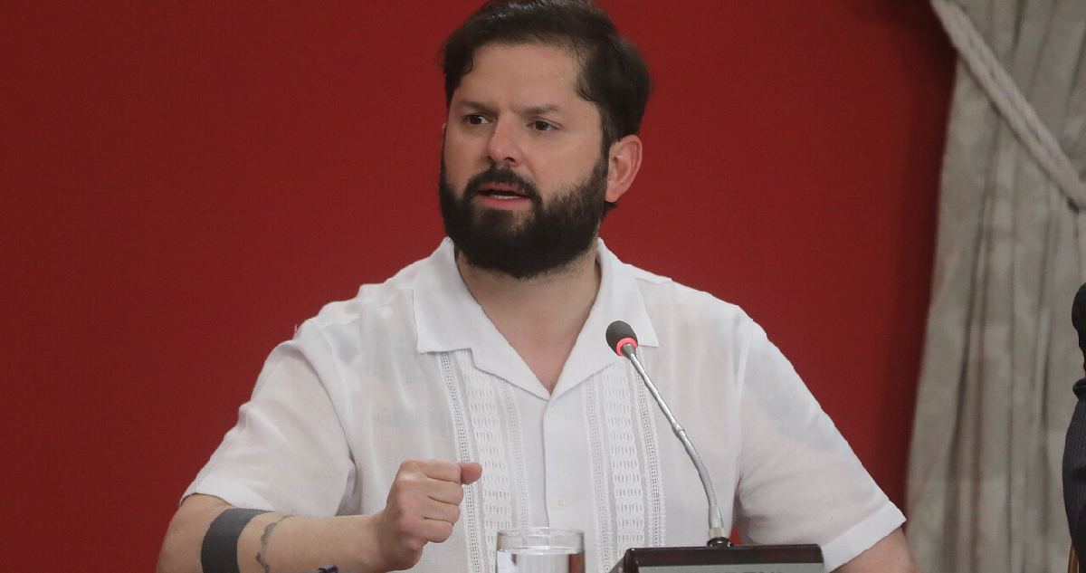 Un “cambio absoluto de enfoque”: oficialismo reacciona al anuncio de Boric para reemplazar el CAE