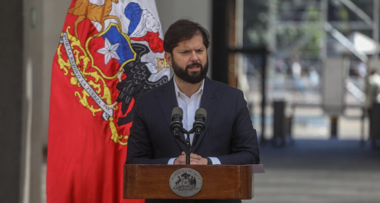 Presidente Boric fustiga destitución de Sergio Muñoz y advierte “efectos nocivos para la democracia”