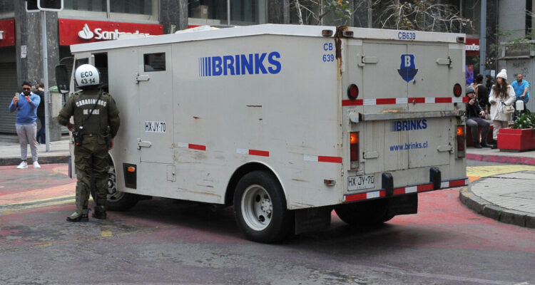 Carabineros y funcionarios desvinculados por robo a Brinks: “No vamos a aceptar delincuentes”
