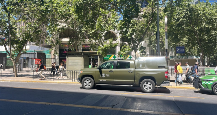 Metro restablece servicio en Línea 1 tras operativo de Carabineros ante elemento sospechoso en acceso