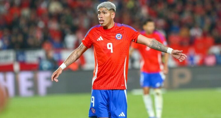 Carlos Palacios, liberado de LA Roja para duelo con Colombia