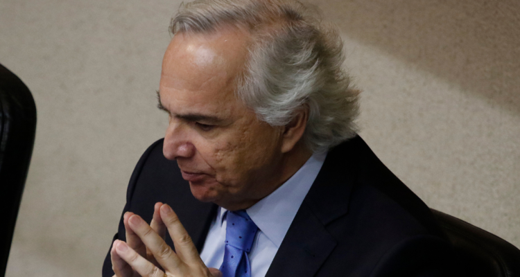 Chadwick asegura que renuncia a la UDI fue “un paso necesario” para no “causar daño” a la derecha