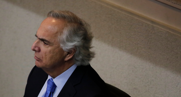 Chadwick se querella y pide desafuero de 10 diputados oficialistas: “Afectan gravemente mi honor”