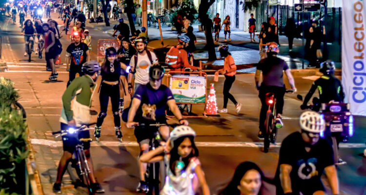 CicloRecreoVía: conoce detalles de la cicletada nocturna que se tomará las calles de Santiago